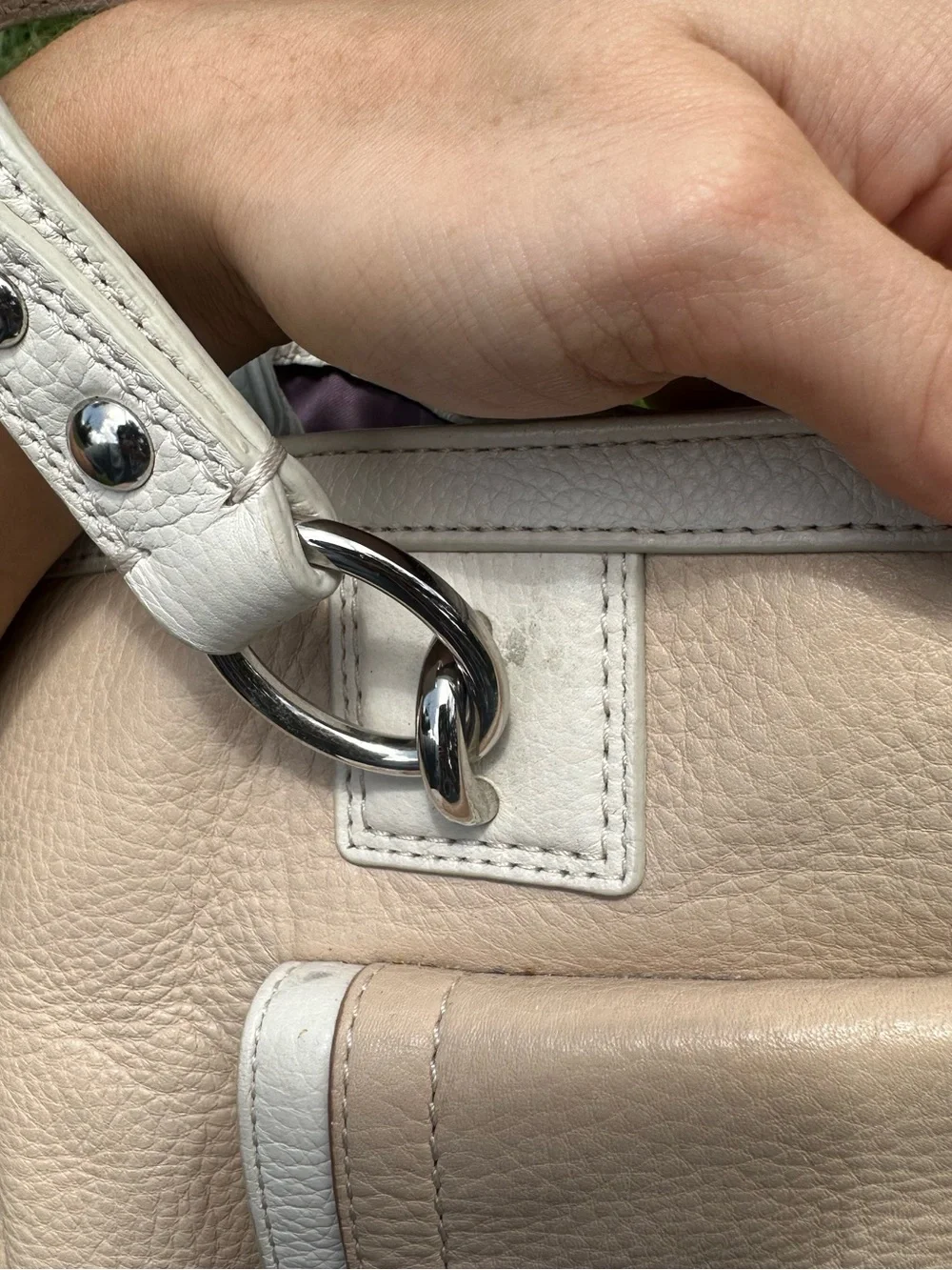 Coach Penelope pebbled leather purse in tan and cream w/ turn lock front pocket